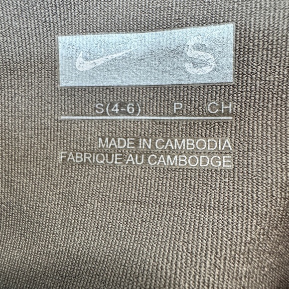 Nike Low Rise Cropped Pants Tan - Picture 4 of 8